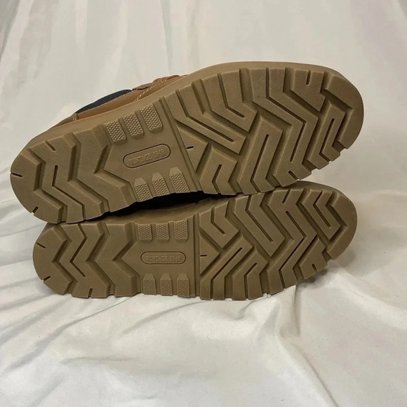 Weatherproof Vintage Chukka Style Boot - Picture 10 of 12